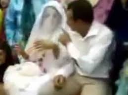 رسم کتک زدن عروس در روز عروسی ! 